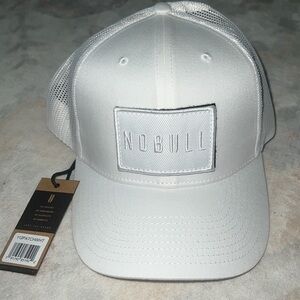 Men’s No Bull white snap back